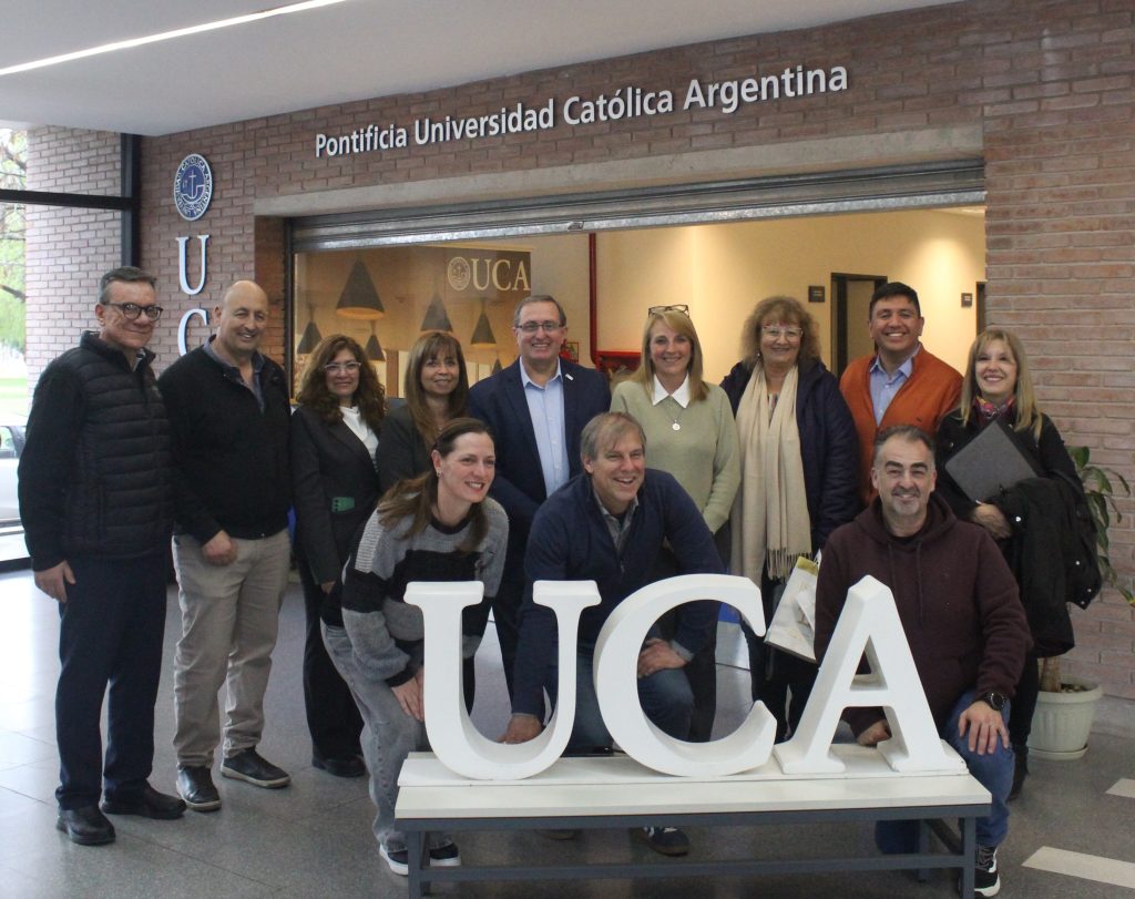 APAS Cuyo y UCA: Innovación en Inteligencia Artificial