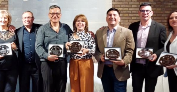 Homenaje a los docentes de APAS Cuyo en su día